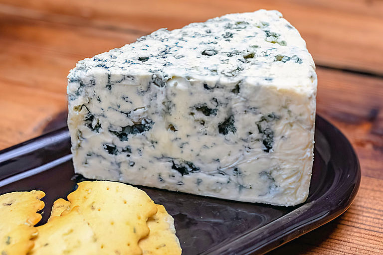 cheezu-danablu-1-768x512.jpg